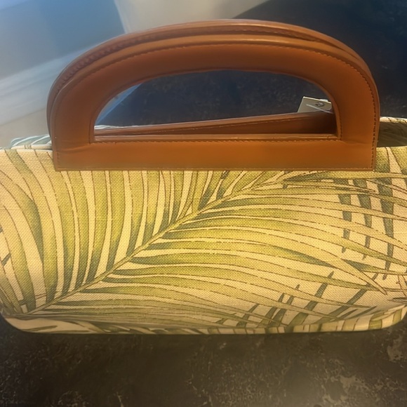 NWT Carolee cream and tan palm, fronds satchel Carmel colored handle - Picture 3 of 6